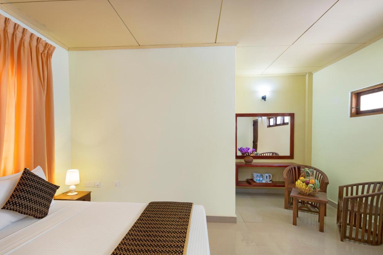 Palm Beach Inn&Sea Shells Cabanas Bentota Ruang foto